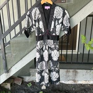 Vivienne Tam Black and White Kimono Silk Dress with V-Neck Wedding Guest Y2K 4